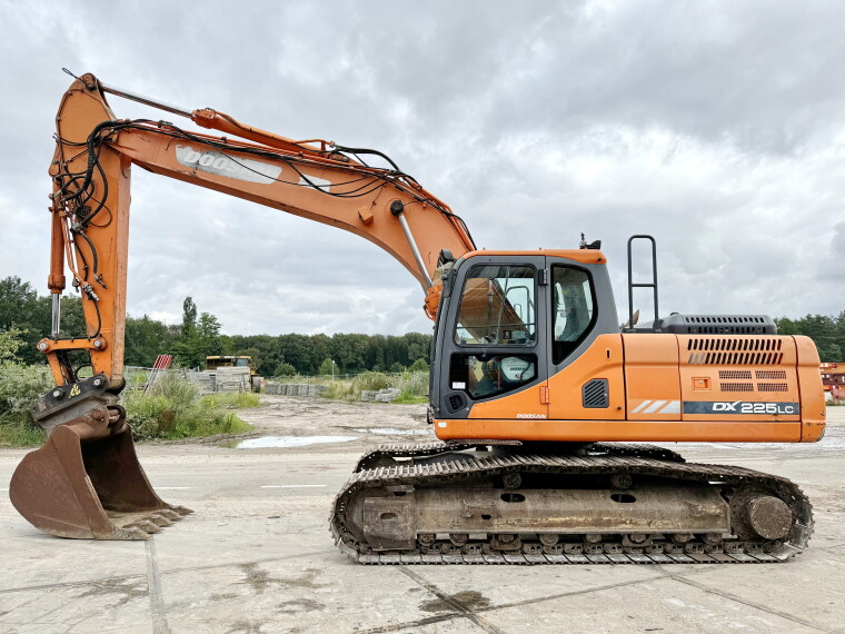 Doosan DX225LC-3